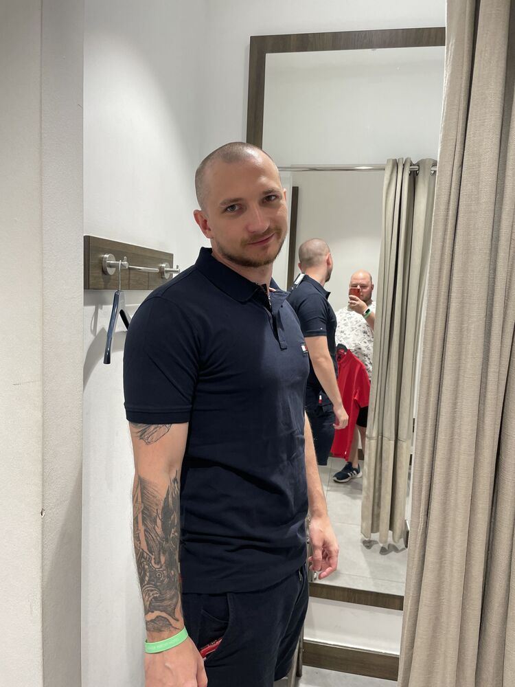  37085271  Vladimir, 29 ,    