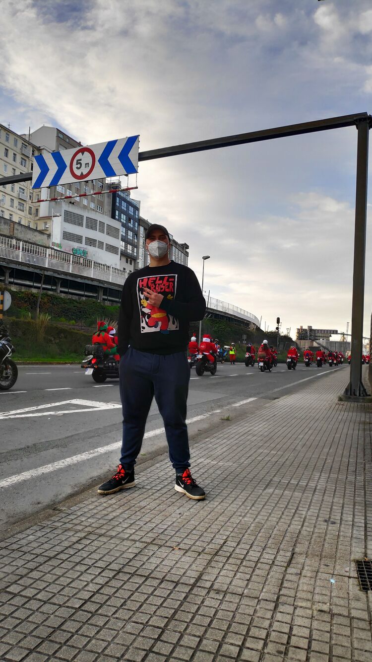  27271191  Mikhail, 24 ,    