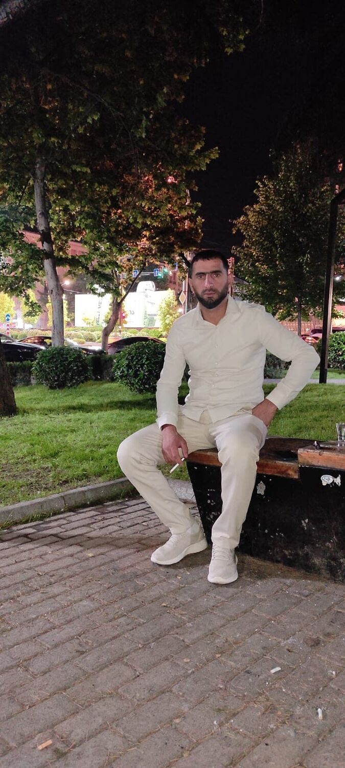  46267311  Adil, 28 ,    