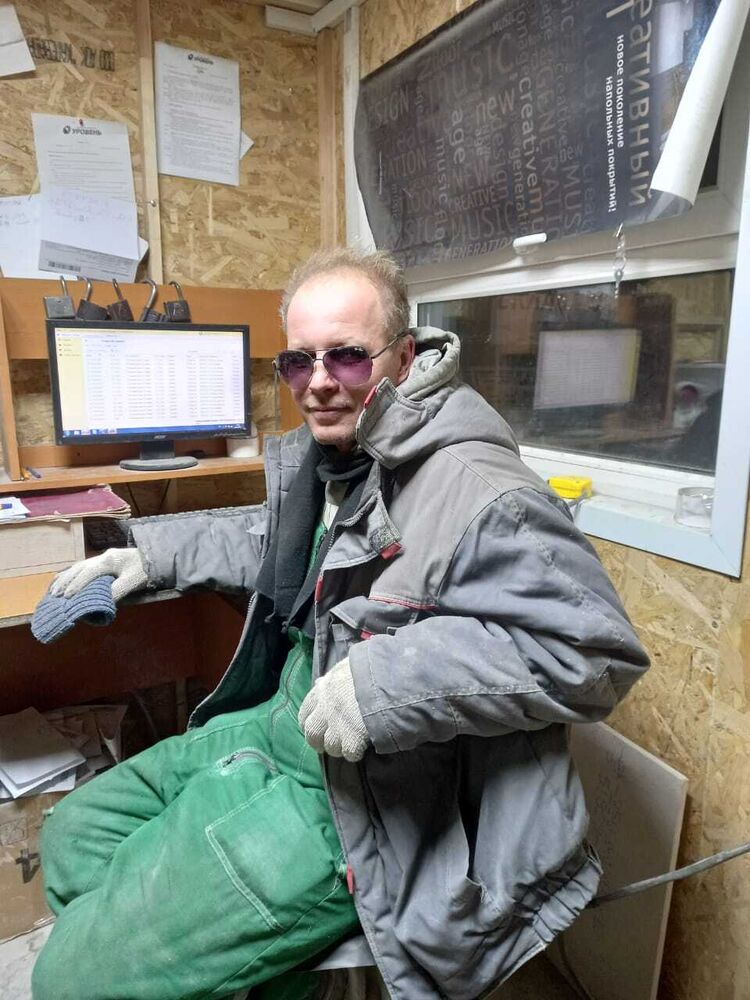  25018211  , 49 ,    --