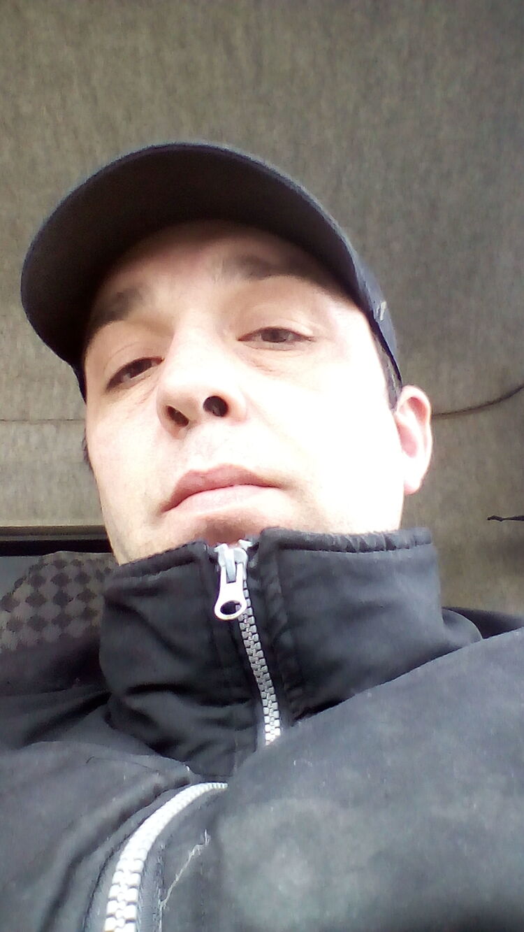  41679941  Han, 40 ,    