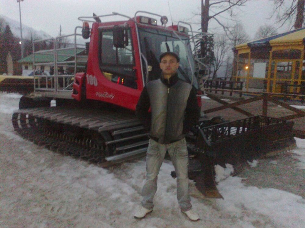 37949601  , 42 ,    