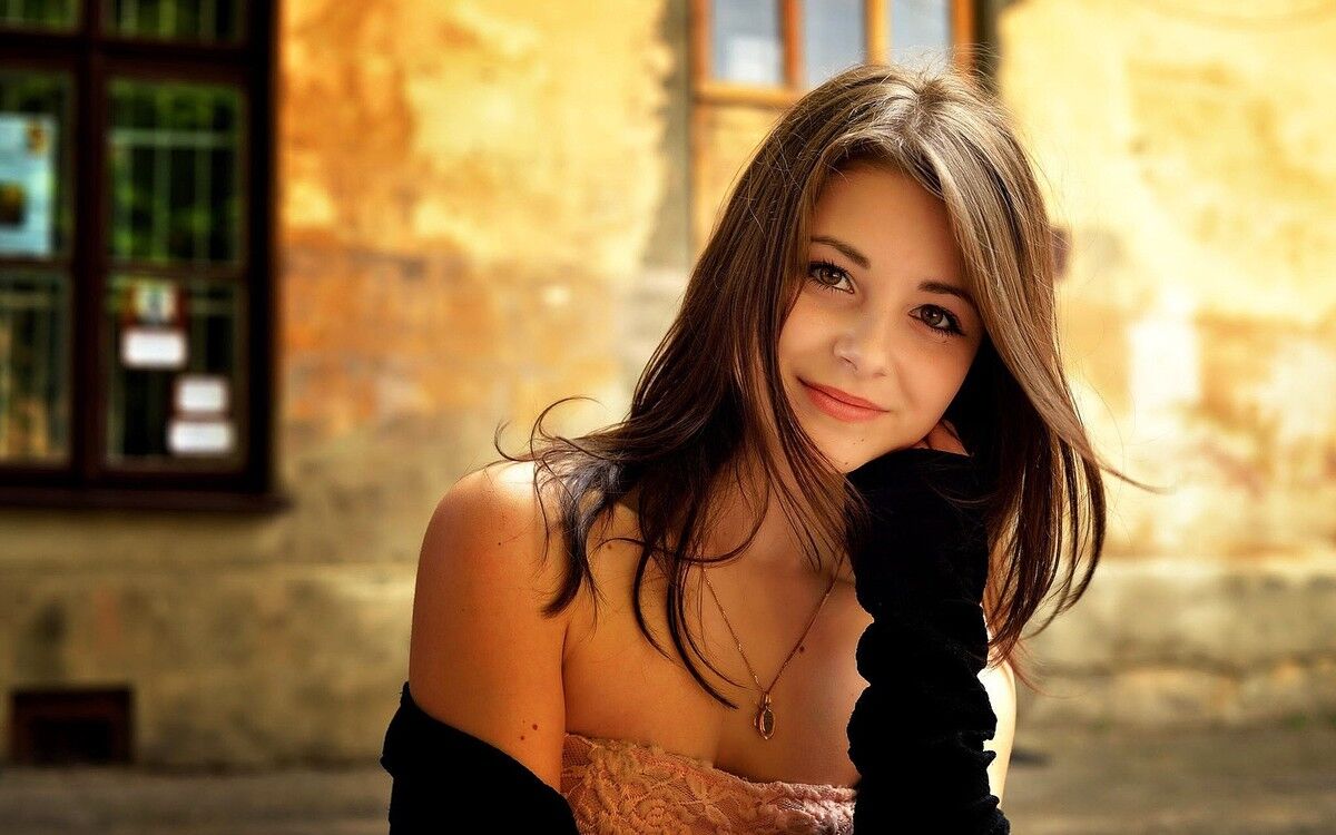  14664841  Elvira, 27 ,    