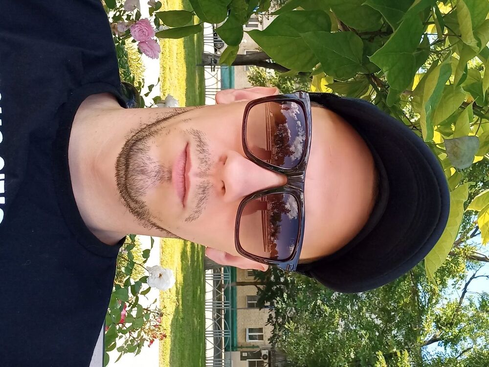  54133751  Roman, 31 ,    