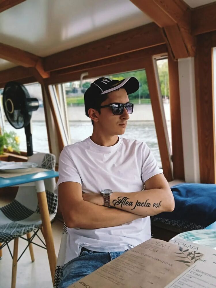  ,   Mikael, 35 ,   ,   