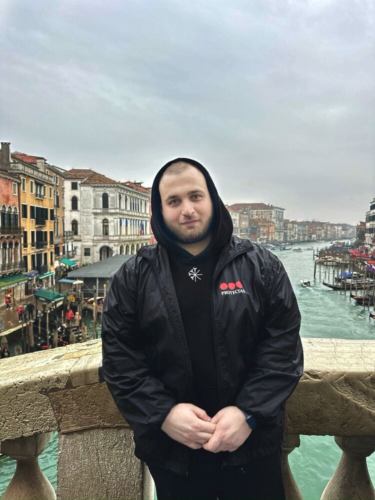  53747241  , 29 ,    --