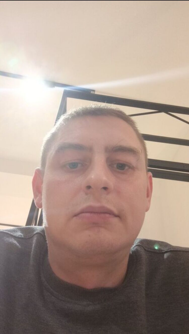  52723281  , 37 ,    