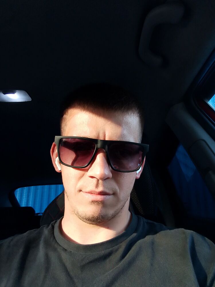  ,   Ivan, 28 ,   ,   