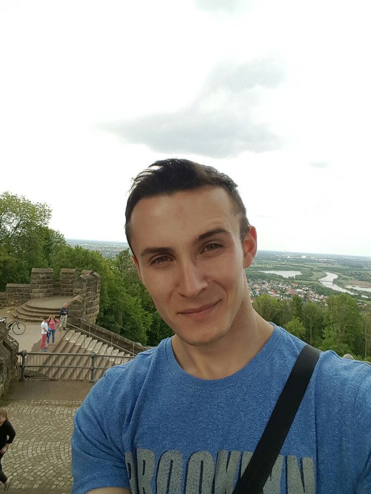  Frankfurt am Main,   , 32 ,   