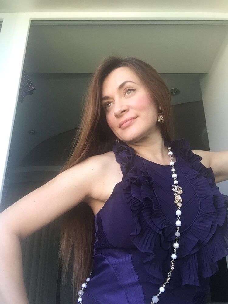  10293101  Lora, 46 ,    