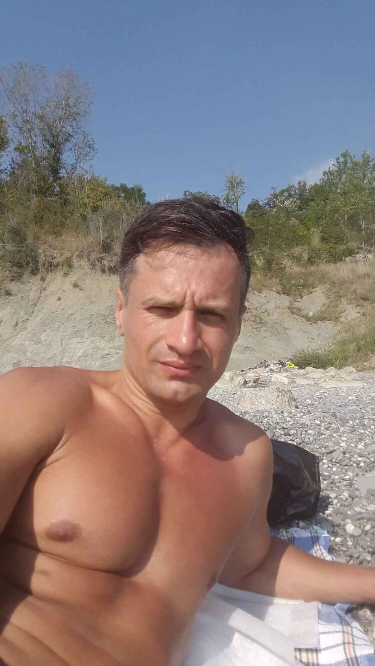  49291571  Anton, 42 ,    