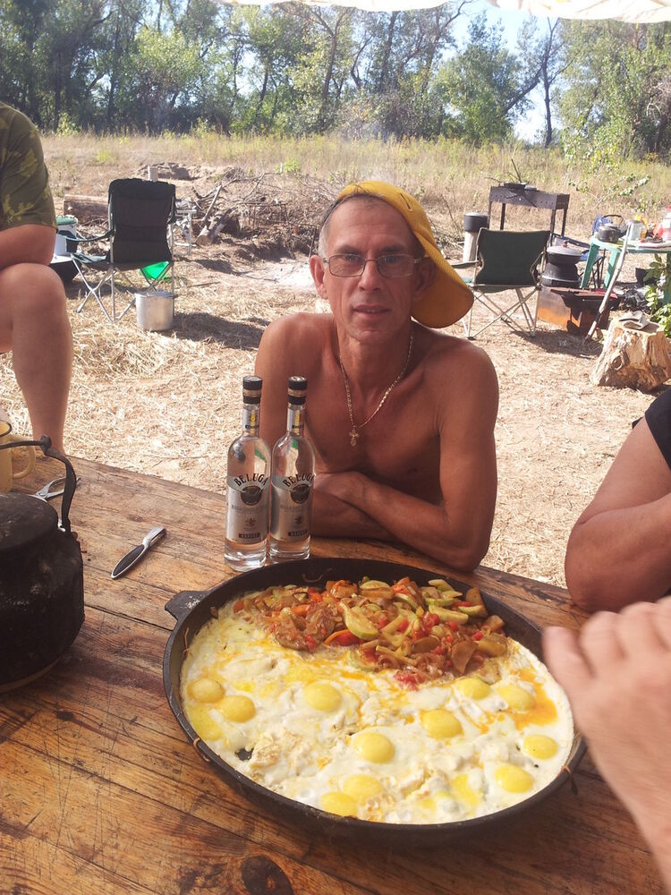  ,   NIK, 63 ,   