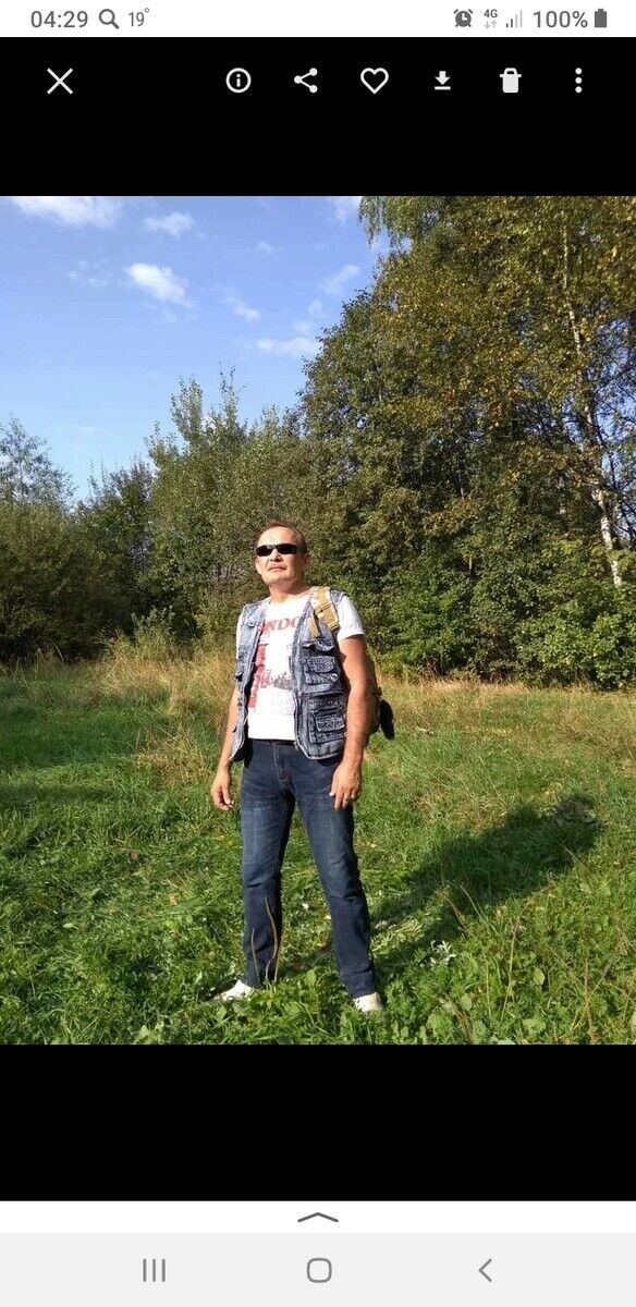  21206211  Urij, 62 ,    