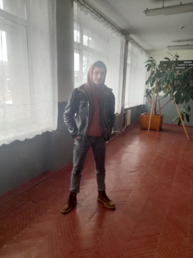  ,   Ivan, 21 ,   ,   
