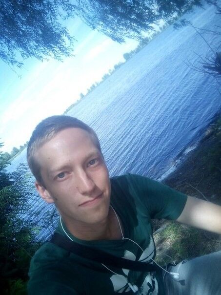  14762121  Pavel, 32 ,    