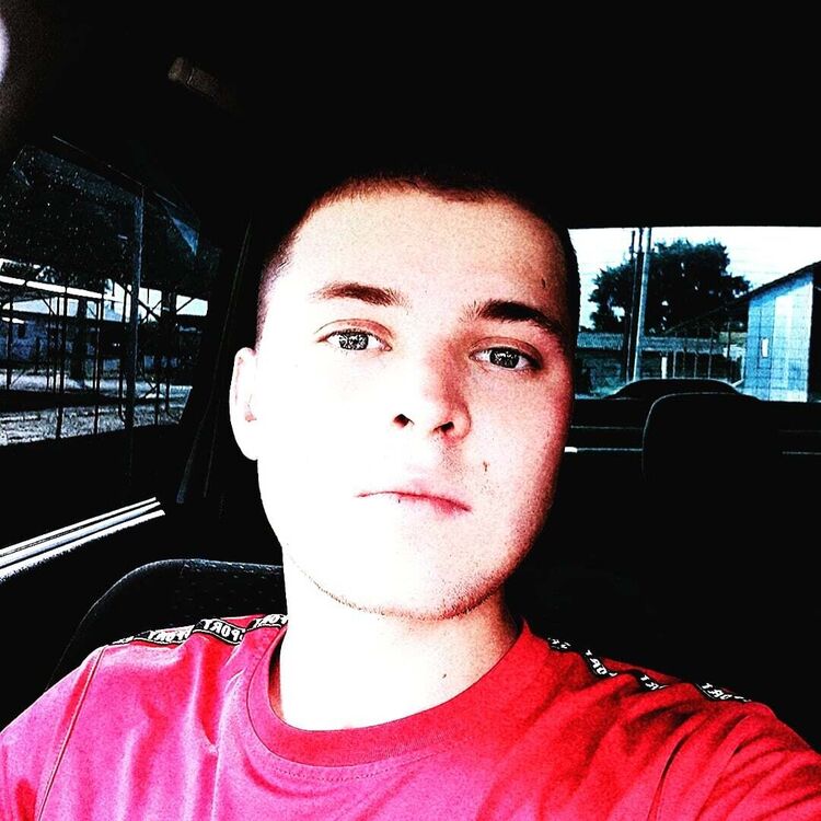  20571431  Andrei, 27 ,    