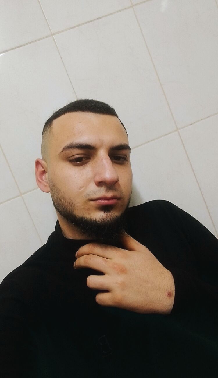  48972091  Roman, 23 ,    