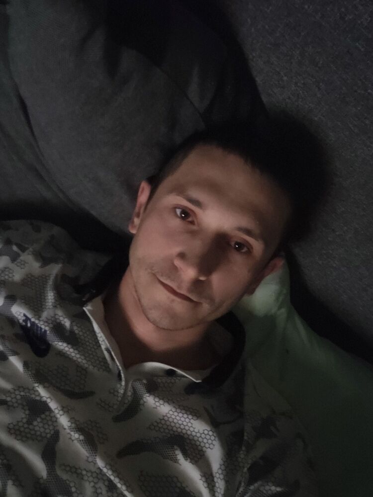  53854131  Genich, 39 ,    