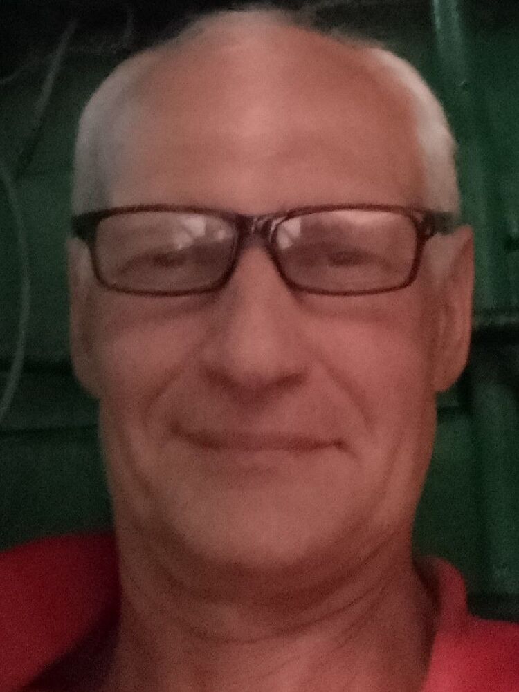  48327121  VLADIMIR, 57 ,    