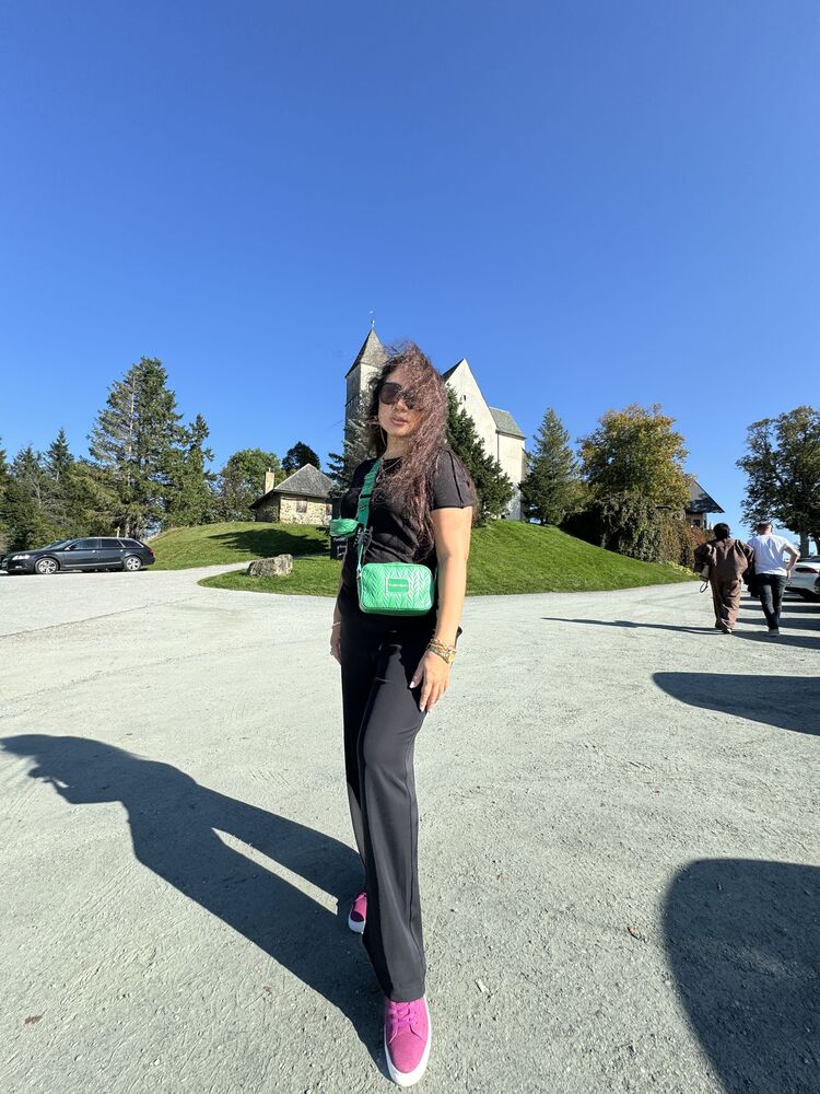  ,   Gumi, 42 ,     , c 