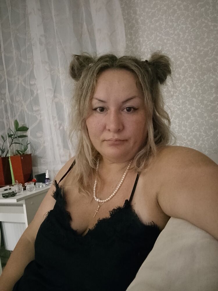  53137701  Lena, 38 ,    