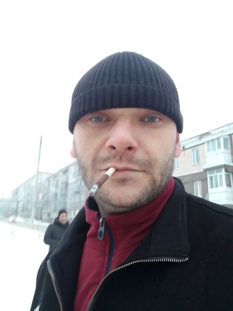  40716981  Artem, 35 ,    