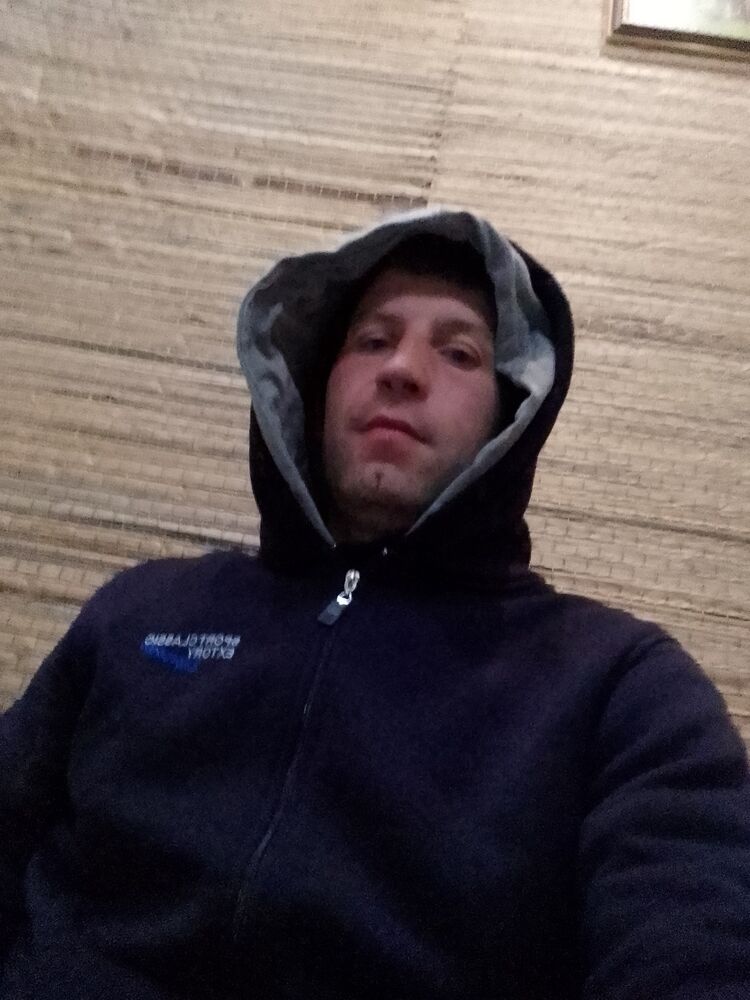  31145621  Gennady, 37 ,    