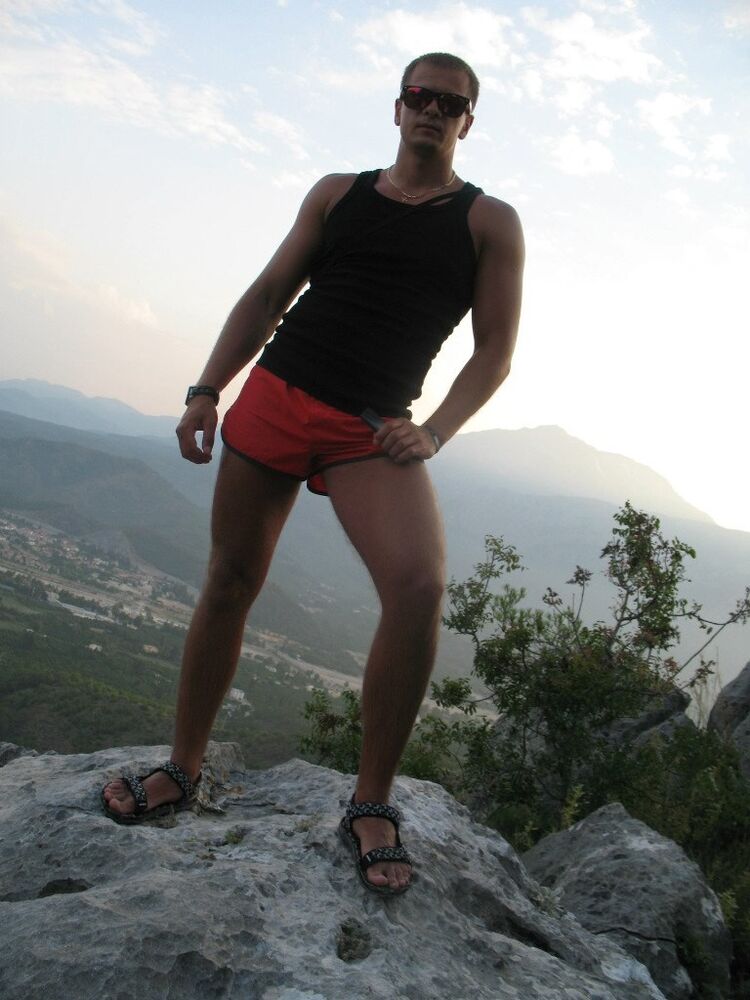  ,   Dan, 34 ,  