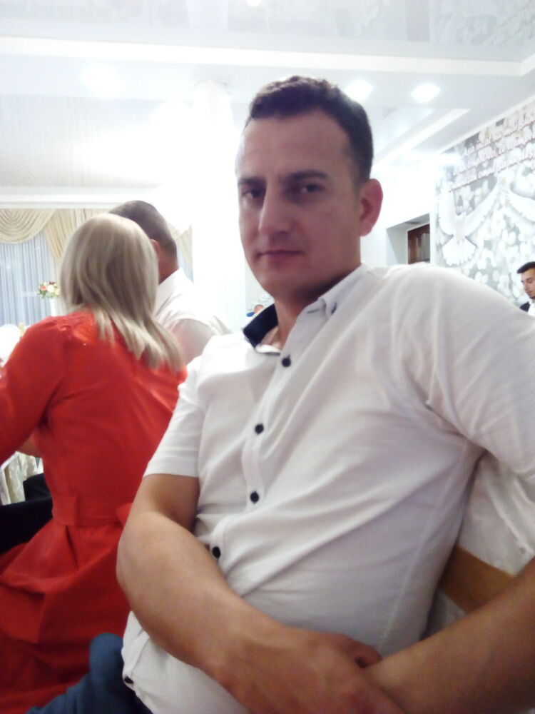  23638661  Viktor, 43 ,    An Cabhan