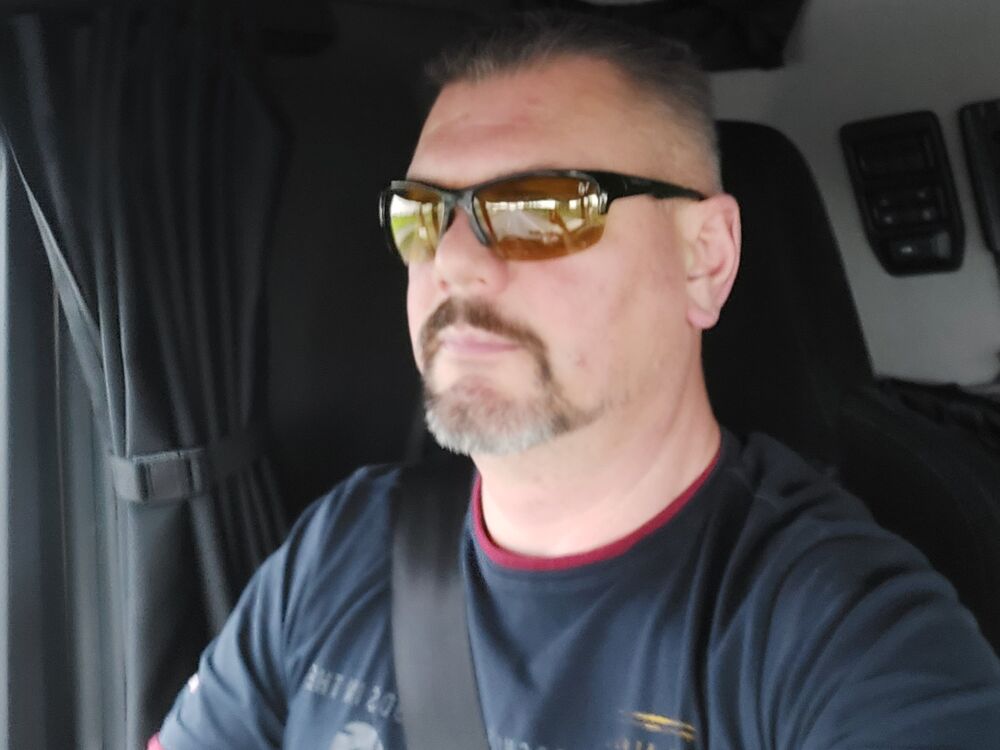  46484301  Ivan, 46 ,    