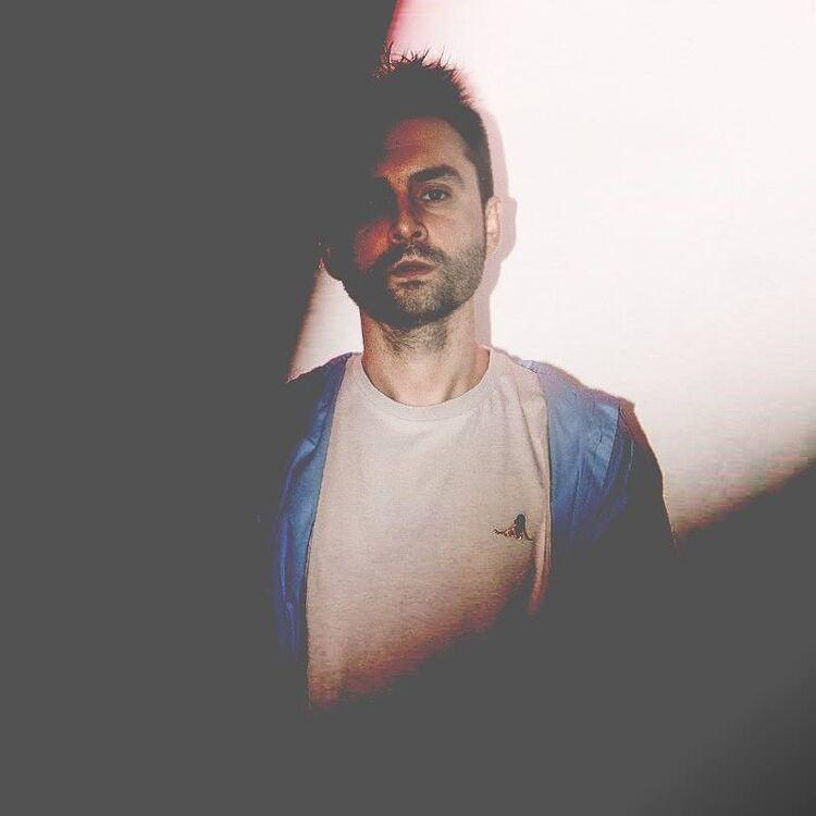  48640401  Aleksandr, 32 ,    Charenton-Le-Pont