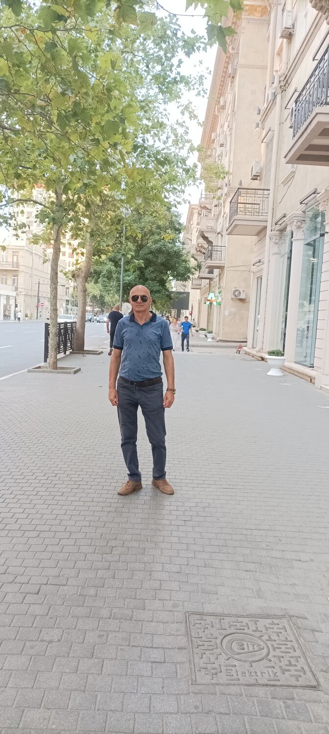  36722841  Kamil, 57 ,    