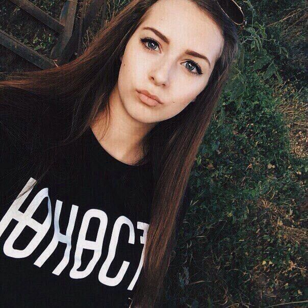  40584171  Kristina, 27 ,    