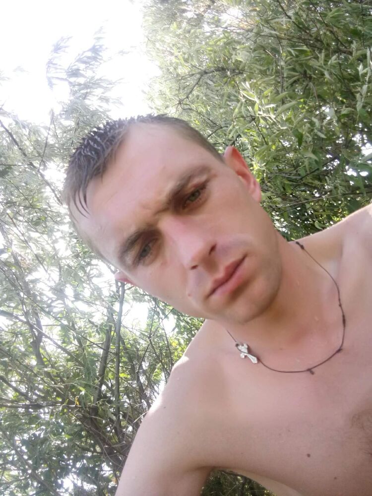  31798861  Denis, 37 ,    --