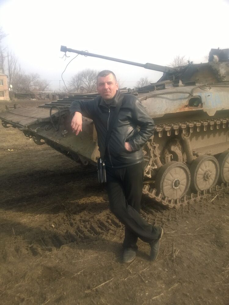  ,   Maks, 47 ,     , c 