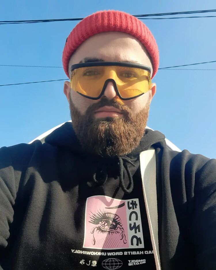  33794751  Karen, 25 ,    