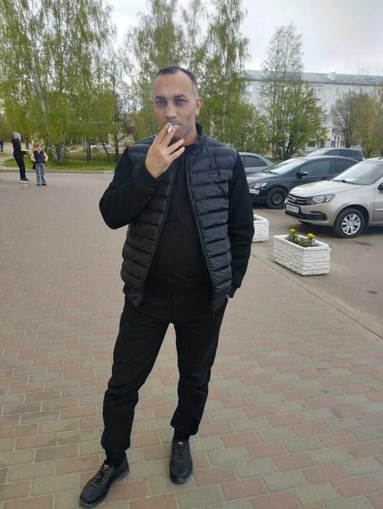  46213701  Oktay, 44 ,    