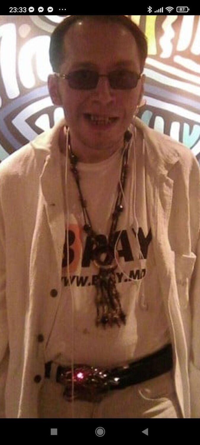  53632851  Andrei, 47 ,    