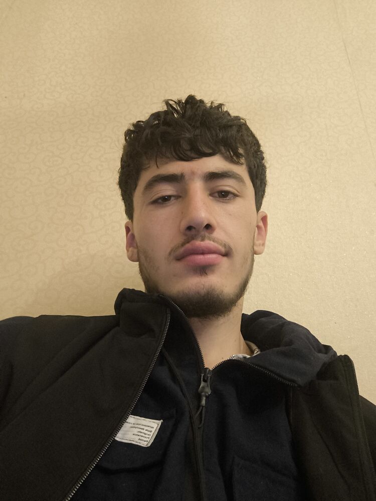  53764241  Ali, 25 ,    
