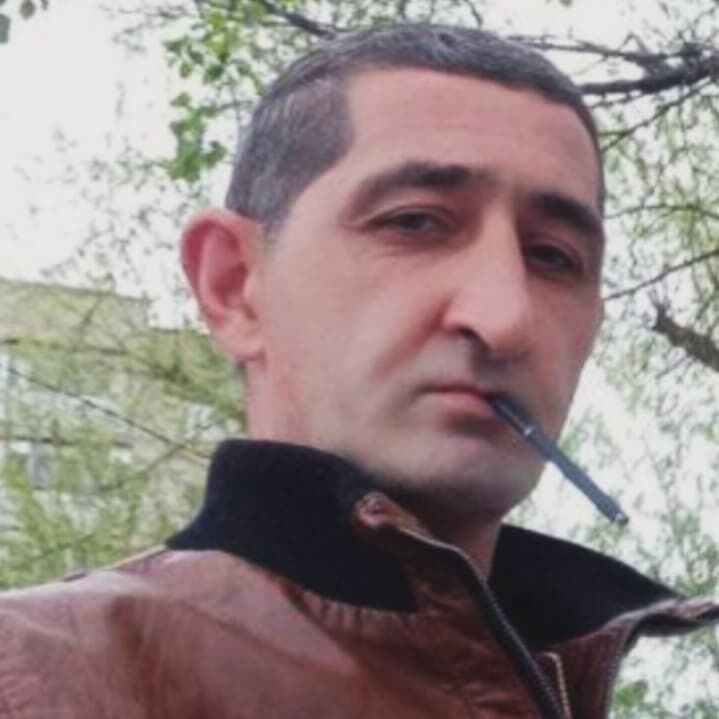 46056481  Gevor, 41 ,    