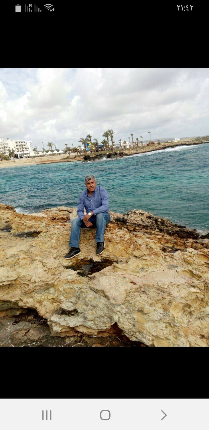 43972761  Saadi, 56 ,    