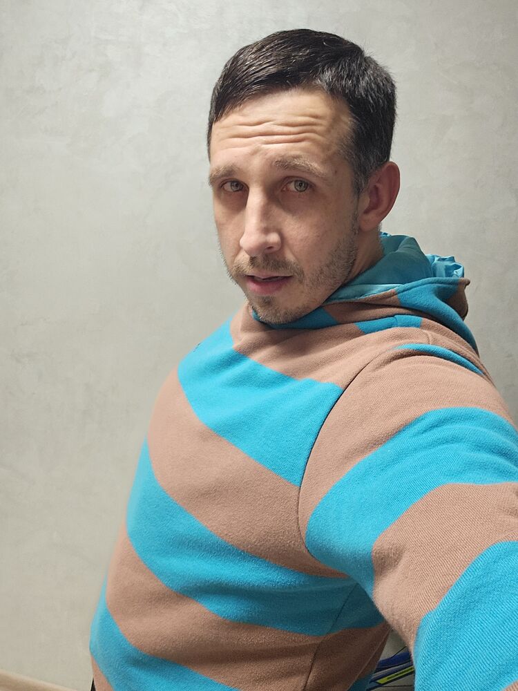  ,   Jurijs, 40 ,   ,   , c 