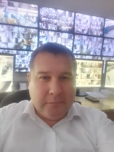  ,   Anton, 44 ,   ,   