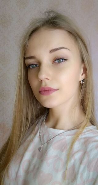 Знакомства Москва, фото девушки Полина, 23 года, познакомится для флирта, любви и романтики