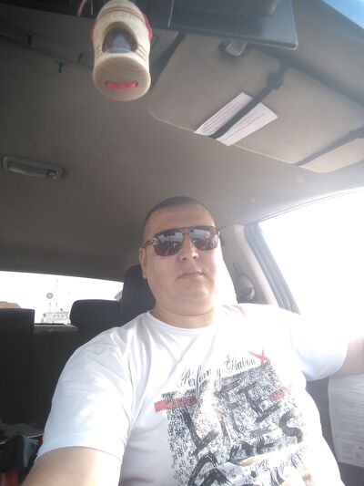  ,   Artur, 40 ,  