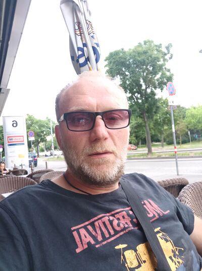  ,   David, 46 ,   ,   