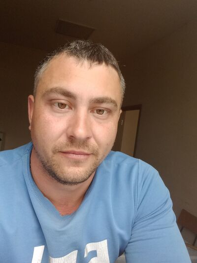  ,   Artem, 33 ,   ,   