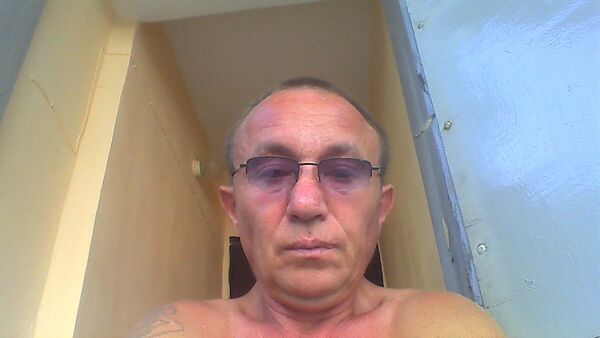  -,   , 52 ,   