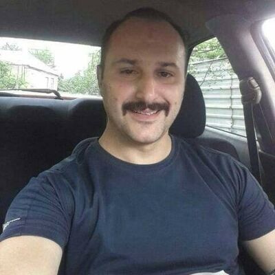  ,   Leon, 40 ,   ,   