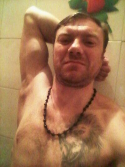 ,   Leon, 49 ,   ,   , c 